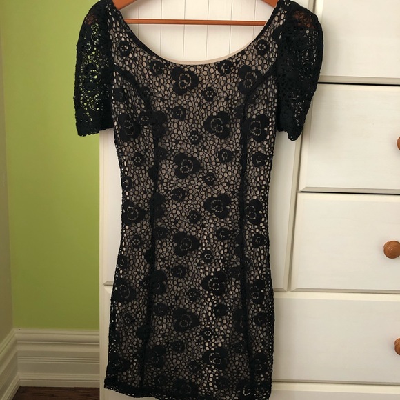 Black Lace Bodycon Dress - Picture 1 of 2